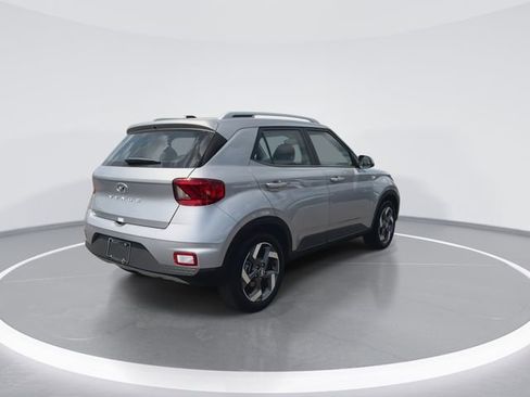 New 2026 Hyundai Venue SEL FWD image 8