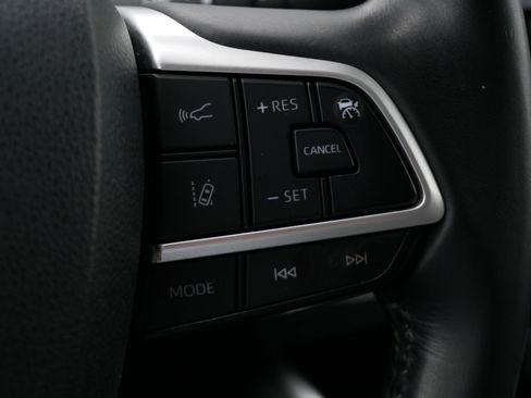 Used 2022 Toyota Highlander LE AWD/4WD image 26