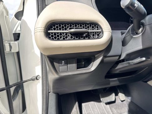 Used 2023 Honda HR-V EX-L image 21