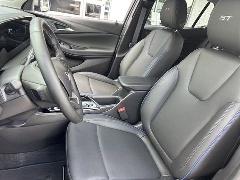 Used 2026 Buick Encore GX Sport Touring w/ Advanced Technology Package FWD image 12