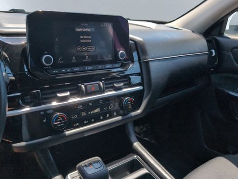 Used 2025 Nissan Pathfinder SV AWD/4WD image 17