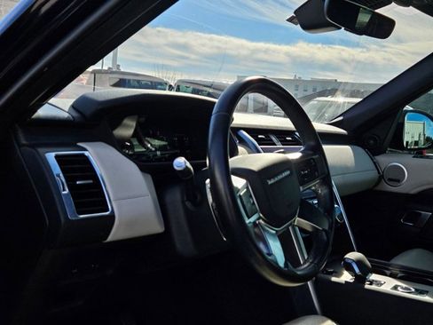 Used 2022 Land Rover Discovery S R-Dynamic image 10