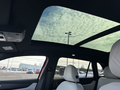 Certified 2025 Volkswagen Atlas Cross Sport SEL Premium R-Line image 24