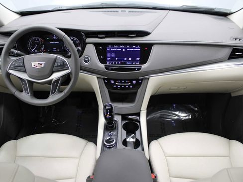 Certified 2022 Cadillac XT5 Premium Luxury image 18
