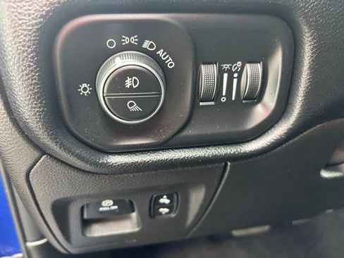 Used 2019 RAM 1500 Big Horn RWD image 21