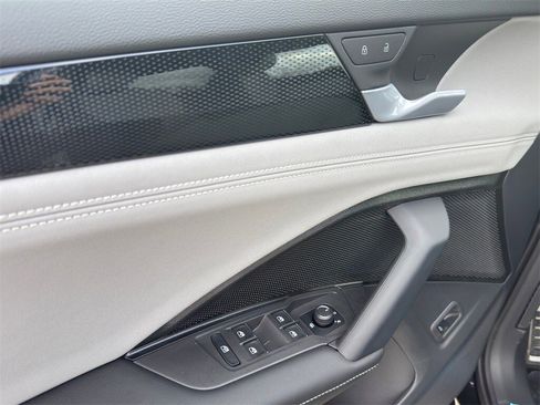 New 2026 Volkswagen Tiguan SE R-Line image 16