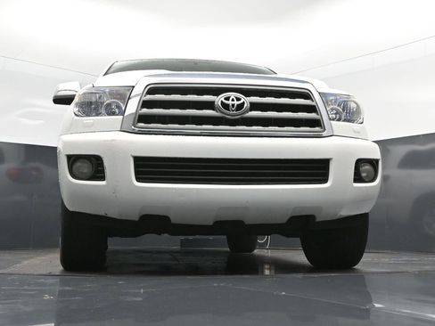 Used 2013 Toyota Sequoia SR5 RWD image 46