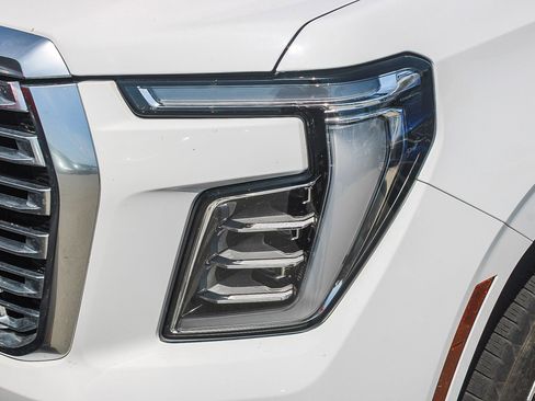 Used 2025 GMC Yukon XL Denali image 7