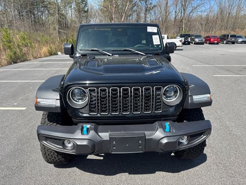Used 2025 Jeep Wrangler Unlimited Rubicon 4xe w/ Safety Group AWD/4WD image 3