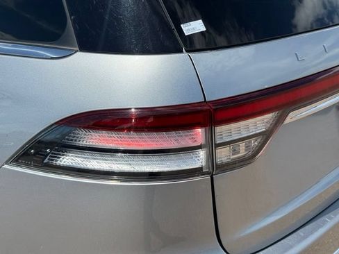 Used 2020 Lincoln Aviator Reserve w/ Equipment Group 202A AWD/4WD image 13