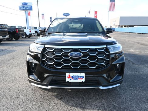 Used 2025 Ford Explorer Platinum w/ LUX Leather Package image 8