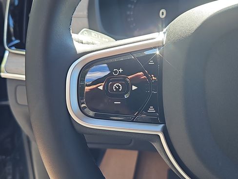 New 2026 Volvo XC90 B6 Plus w/ Protection Package Premier image 15