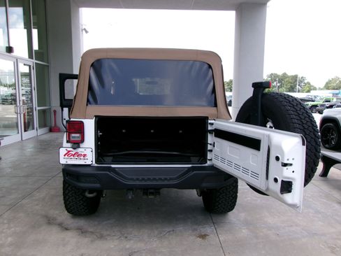 Used 2018 Jeep Wrangler Unlimited Sport AWD/4WD image 19