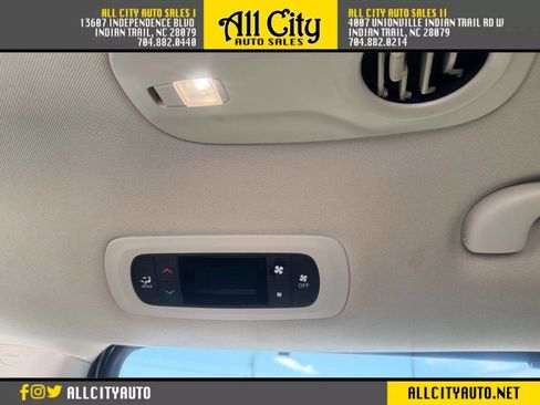 Used 2020 Chrysler Voyager Lxi image 28