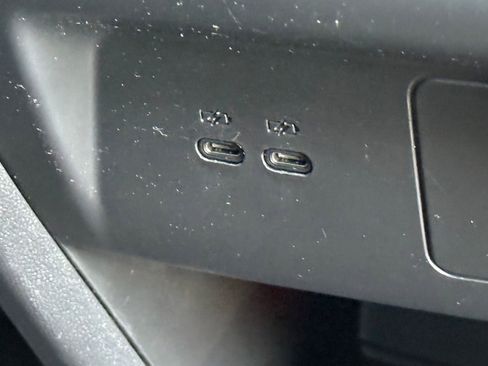 Used 2025 Chevrolet Traverse LT FWD image 18
