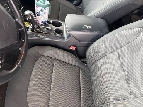Used 2018 Ford Explorer XLT FWD image 17