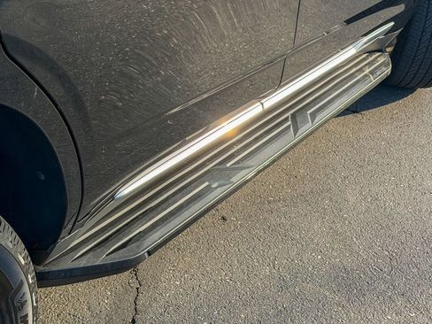 Used 2023 Cadillac Escalade Premium Luxury image 6