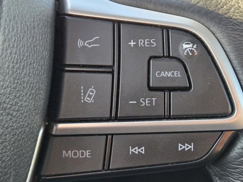 Used 2024 Toyota Sienna XLE image 21