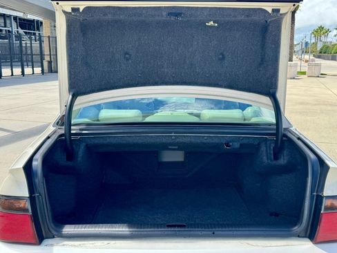 Used 2003 Cadillac Seville STS w/ Preferred Equipment Group FWD image 10