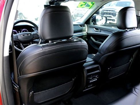 Used 2023 Jeep Grand Cherokee Limited w/ Luxury Tech Group II image 21