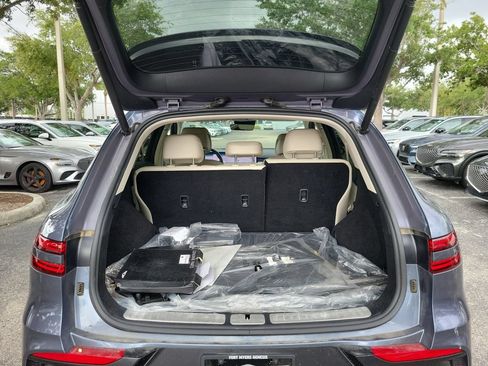 New 2026 Genesis GV70 2.5T AWD/4WD image 4