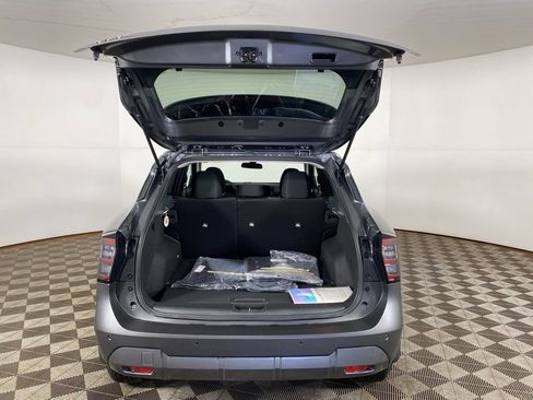 Used 2025 Nissan Kicks SV image 18