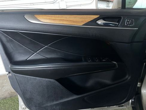 Used 2015 Lincoln MKC FWD w/ Equipment Group 101A Select image 31