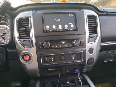 Used 2017 Nissan Titan SV RWD image 9