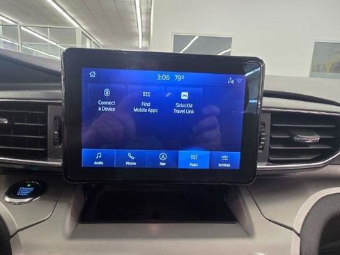 Used 2020 Ford Explorer XLT w/ Equipment Group 202A AWD/4WD image 24