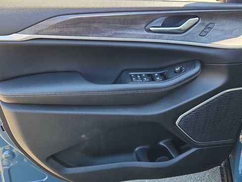 New 2026 Jeep Grand Cherokee Limited image 8