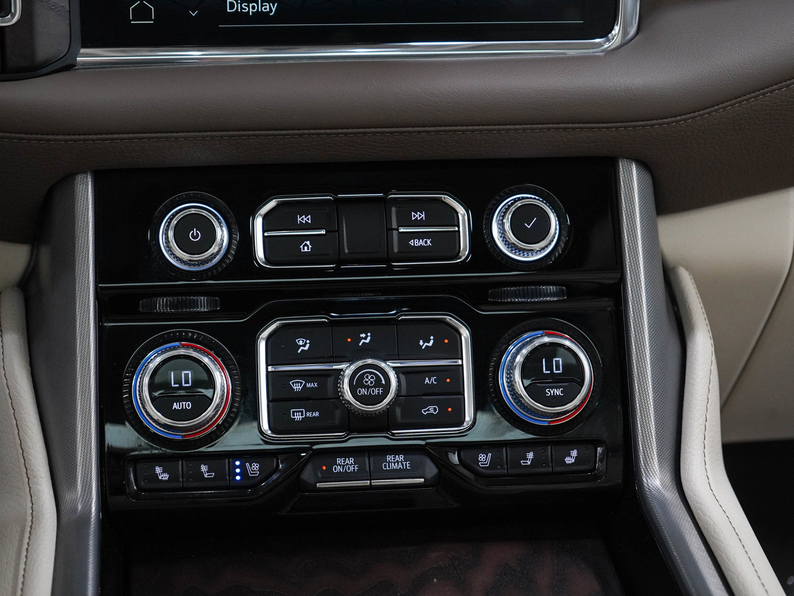 Used 2023 GMC Yukon Denali AWD/4WD image 22