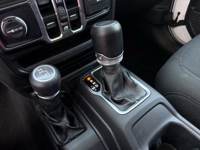 Used 2023 Jeep Wrangler Unlimited Sport AWD/4WD image 18