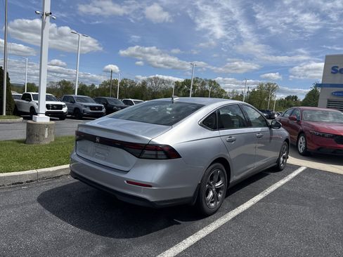 Used 2024 Honda Accord EX image 5