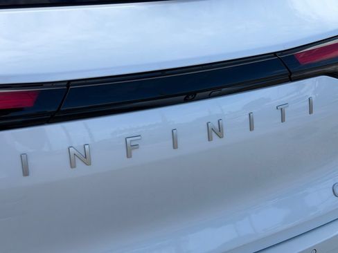 Used 2026 INFINITI QX60 Luxe w/ Cargo Package FWD image 12