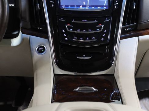 Used 2015 Cadillac Escalade Luxury AWD/4WD image 61