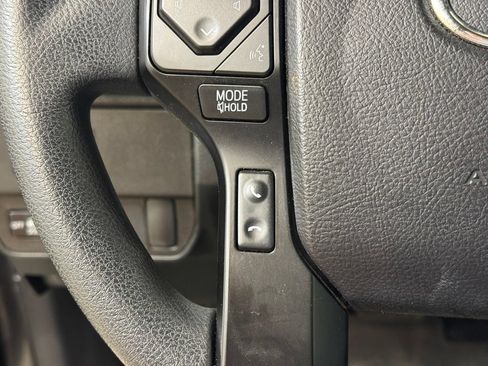 Used 2021 Toyota Tacoma SR AWD/4WD image 33