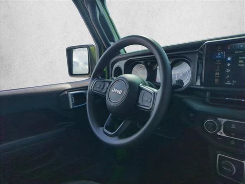 Used 2025 Jeep Wrangler Sport image 29