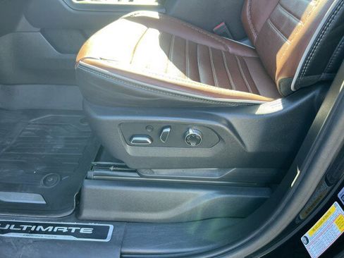 Used 2024 GMC Sierra 3500 Denali Ultimate image 8