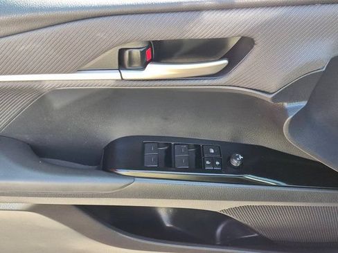 Used 2025 Toyota Camry SE FWD image 17