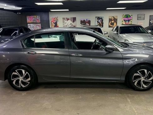 Used 2017 Honda Accord LX image 4