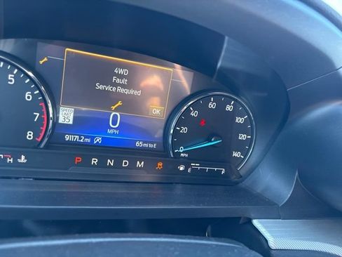 Used 2020 Ford Explorer XLT w/ Equipment Group 202A AWD/4WD image 8