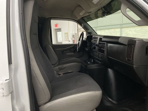 Used 2019 GMC Savana 2500 w/ Driver Convenience Package image 19