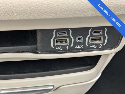 Used 2024 Chrysler Pacifica Touring-L FWD image 24