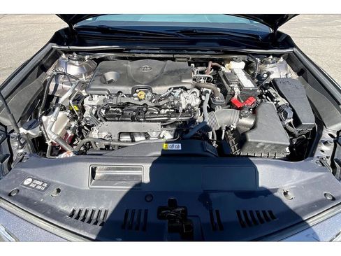 Used 2023 Toyota Camry XLE image 11