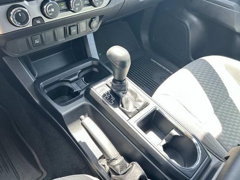 Used 2020 Toyota Tacoma SR AWD/4WD image 23