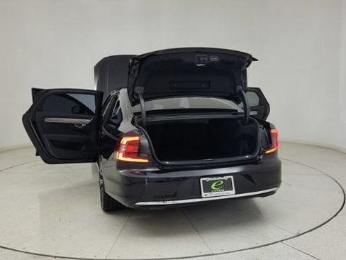 Used 2023 Volvo S90 B6 Plus AWD/4WD image 18