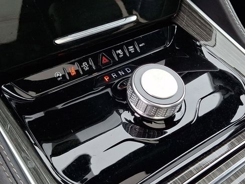 Used 2022 Jeep Wagoneer Series II w/ Premium Group I image 16