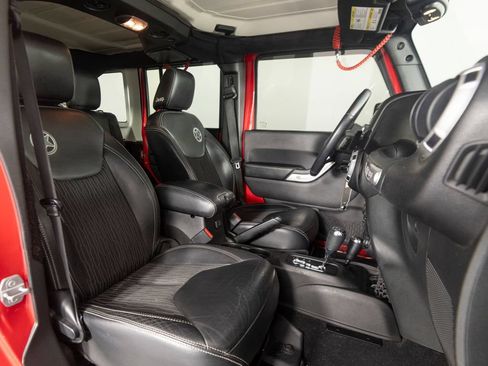 Used 2015 Jeep Wrangler Unlimited Sport AWD/4WD image 29
