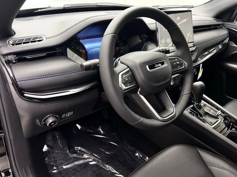 New 2026 Jeep Compass Latitude image 11