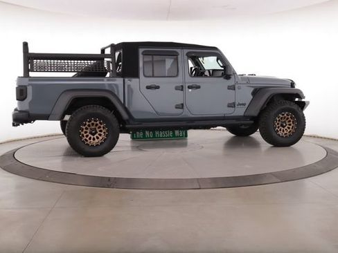 Used 2024 Jeep Gladiator Sport AWD/4WD image 6